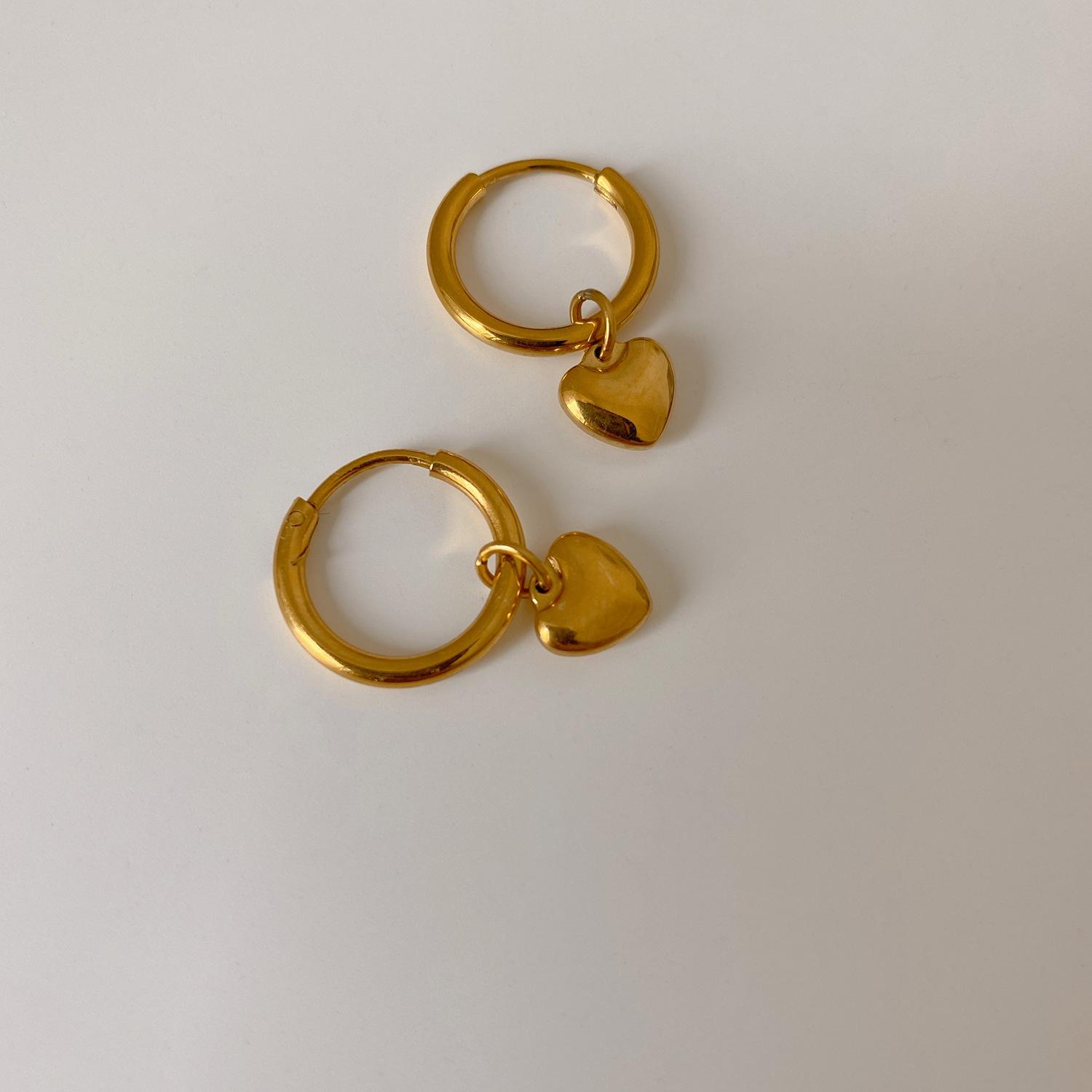 Stainless Steel 2024 Gold color Love Heart Hoop Earrings Sweet Pendant Ear Accessories Fashion Metal Gift For Girlfriend
Stainless Steel 2024 Gold color Love Heart Hoop Earrings Sweet Pendant Ear Accessories Fashion Metal Gift For Girlfriend