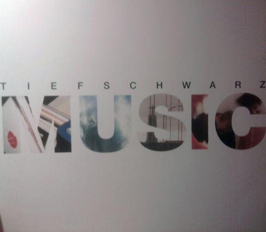 12inch Record TIEFSCHWARZ - Music (Part 2) 0106540BTN Benztown Record 1999 Germany Dance & Electronica Used
12inch Record TIEFSCHWARZ - Music (Part 2) 0106540BTN Benztown Record 1999 Germany Dance & Electronica Used