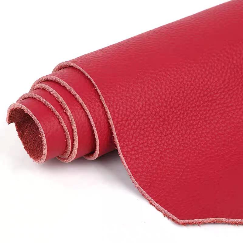 Magenta genuine cowhide, pebble grain, soft leather fabric for upholstery. Whole piece of top-grain leather, suitable for sofa c 10x20cm красный
Magenta genuine cowhide, pebble grain, soft leather fabric for upholstery. Whole piece of top-grain leather, suitable for sofa c 10x20cm красный
