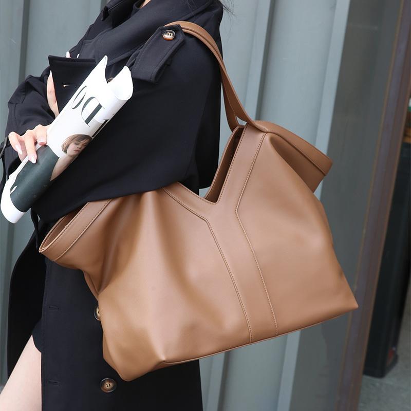 Luxury Genuine Leather Tote Bag For Women Simple Large Capacity Handbag Y-shaped Design Casual Shoulder Bag Commute Shopping Bag
Luxury Genuine Leather Tote Bag For Women Simple Large Capacity Handbag Y-shaped Design Casual Shoulder Bag Commute Shopping Bag