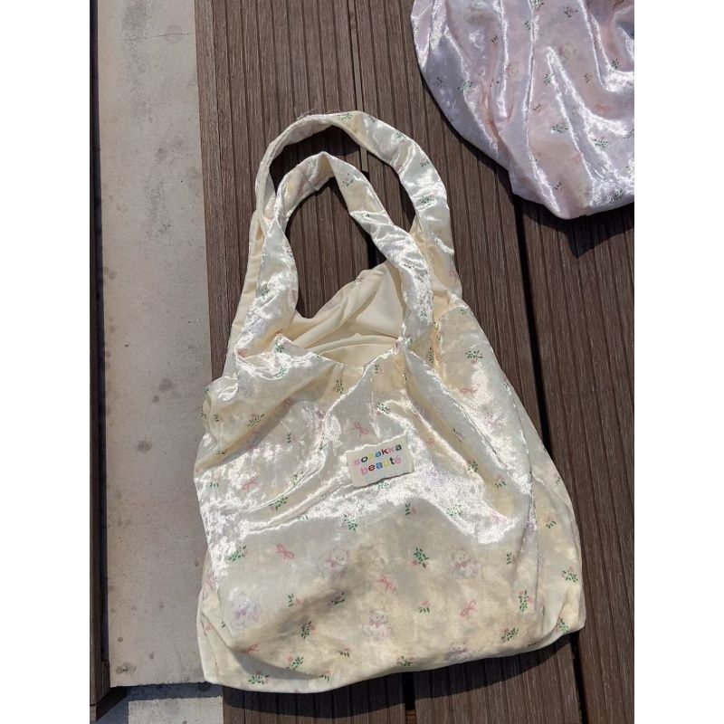 JIAERDI Sweet Bear Printed Large Capacity Tote Bag Handbag Women New Kawaii Shine Underarm Bag Purse Ladies Vintage Bags Y2k 40x31x8cm жовтий
JIAERDI Sweet Bear Printed Large Capacity Tote Bag Handbag Women New Kawaii Shine Underarm Bag Purse Ladies Vintage Bags Y2k 40x31x8cm жовтий