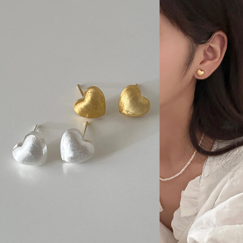 Baroti Minimal Heart Point Stud Earrings (2 colors) gold
Baroti Minimal Heart Point Stud Earrings (2 colors) gold