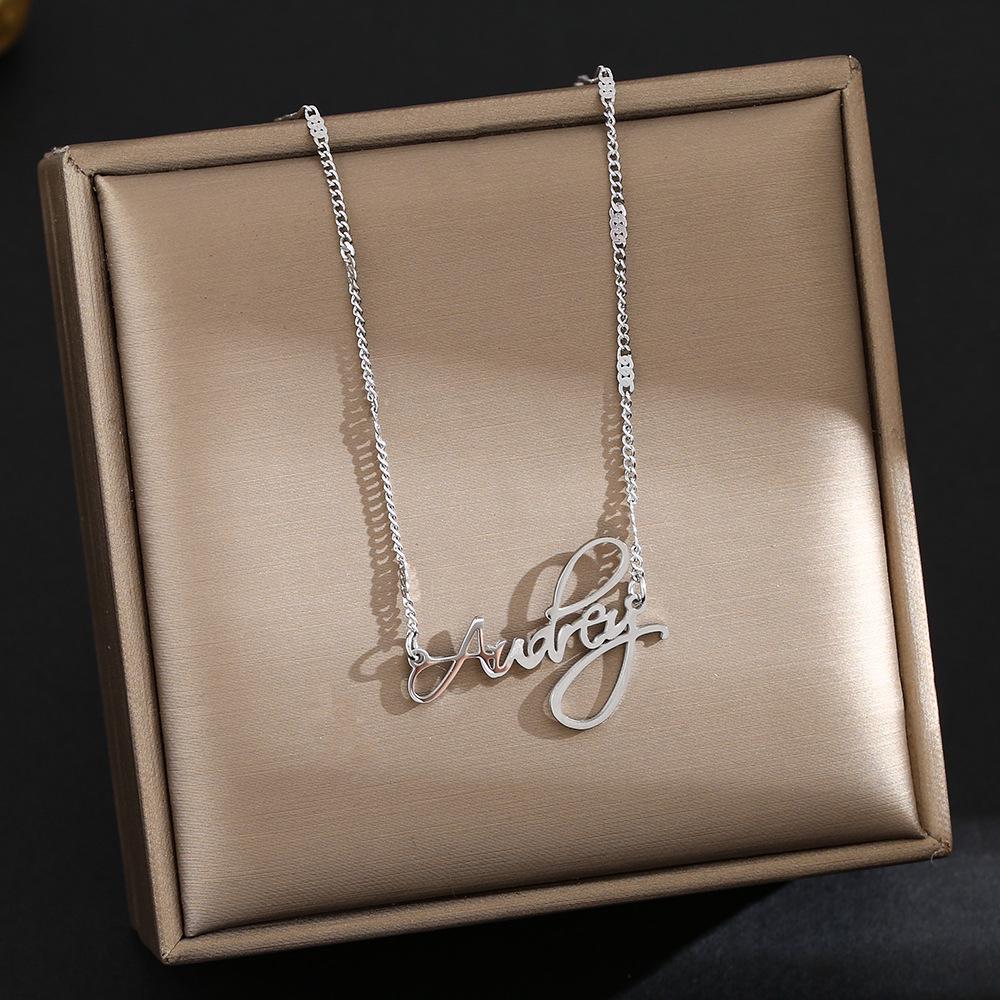 Silver Titanium Steel Women s Necklace - Trendy, Non-Fading Clavicle Chain Jewelry
Silver Titanium Steel Women s Necklace - Trendy, Non-Fading Clavicle Chain Jewelry