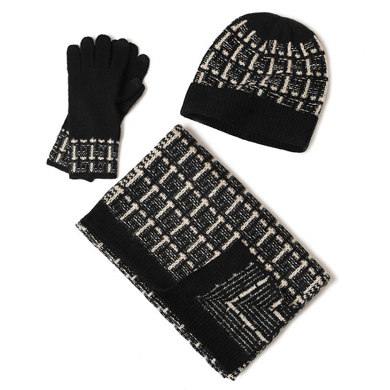 Новый кашемировый комплект-тройка Xiaoxiang теплый и ветрозащитный клетчатый женский осенне-зимний вязаный шапка перчатки шарф чёрный
Новый кашемировый комплект-тройка Xiaoxiang теплый и ветрозащитный клетчатый женский осенне-зимний вязаный шапка перчатки шарф чёрный