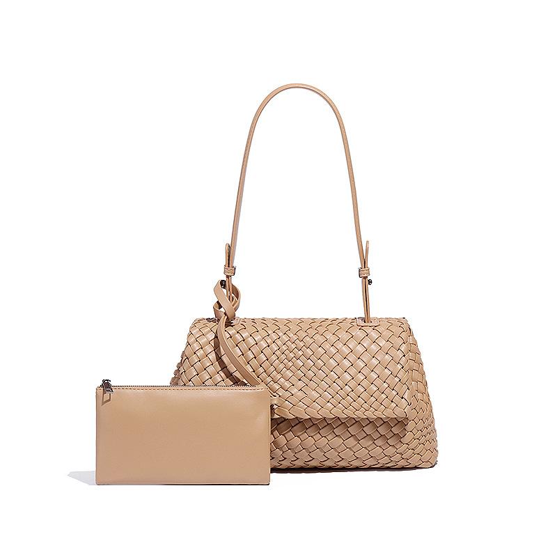 Легкая роскошь, высокое качество, нишевая женская сумка на одно плечо, подмышку, модная плетеная сумка, трендовая универсальная сумка-мессенджер
Легкая роскошь, высокое качество, нишевая женская сумка на одно плечо, подмышку, модная плетеная сумка, трендовая универсальная сумка-мессенджер