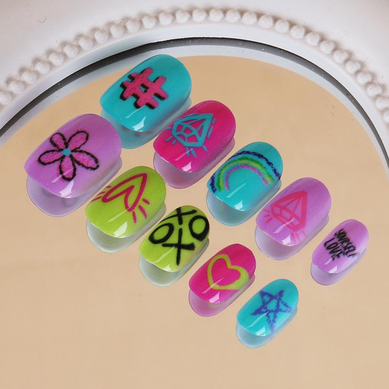 Children s Love Heart & Flower Nail Art Set: 24 Colorful Removable False Nails for Girls UV Gel Set
Children s Love Heart & Flower Nail Art Set: 24 Colorful Removable False Nails for Girls UV Gel Set