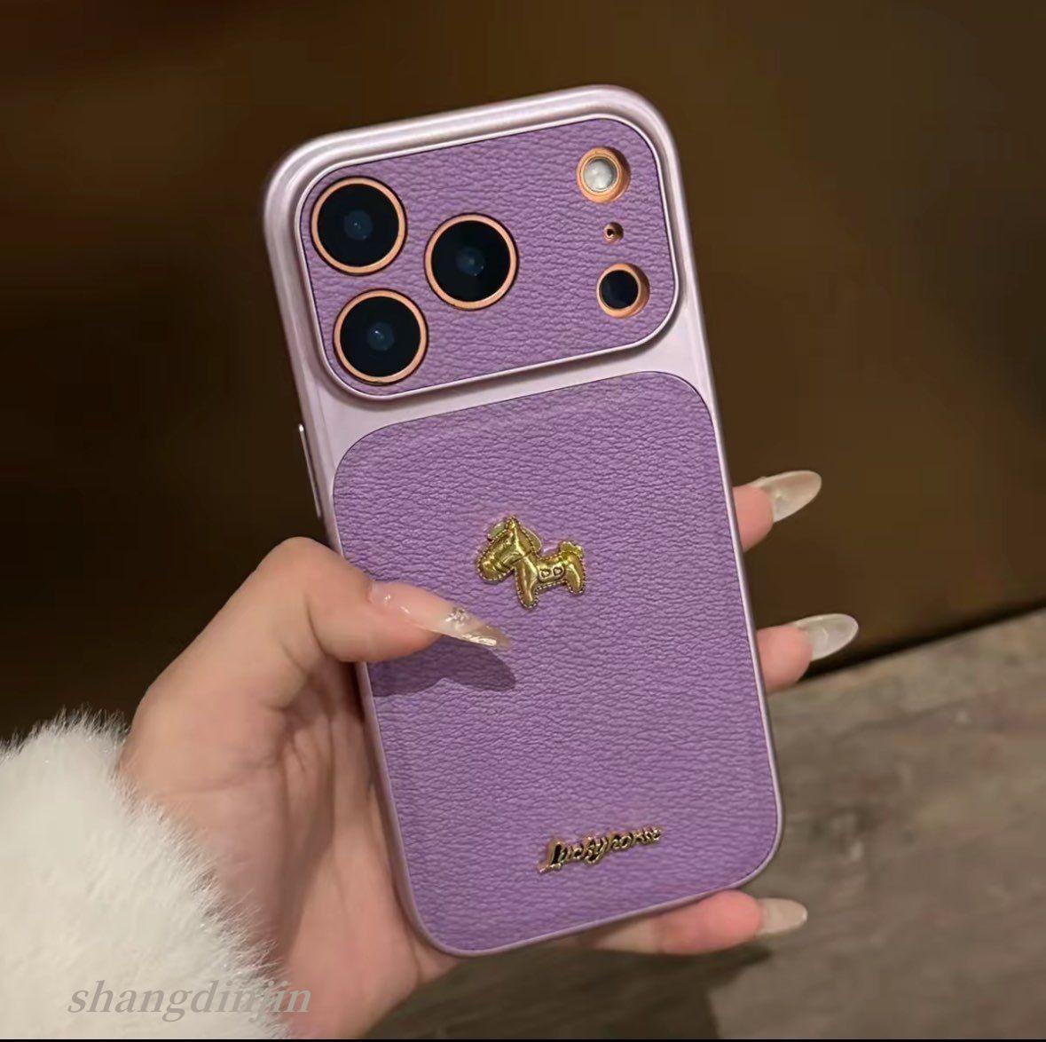 Чехол для iPhone 13/14/15/16/17 Pro Max с текстурой ретро-кожи и дизайном лошади Apple 13 Pro
Чехол для iPhone 13/14/15/16/17 Pro Max с текстурой ретро-кожи и дизайном лошади Apple 13 Pro