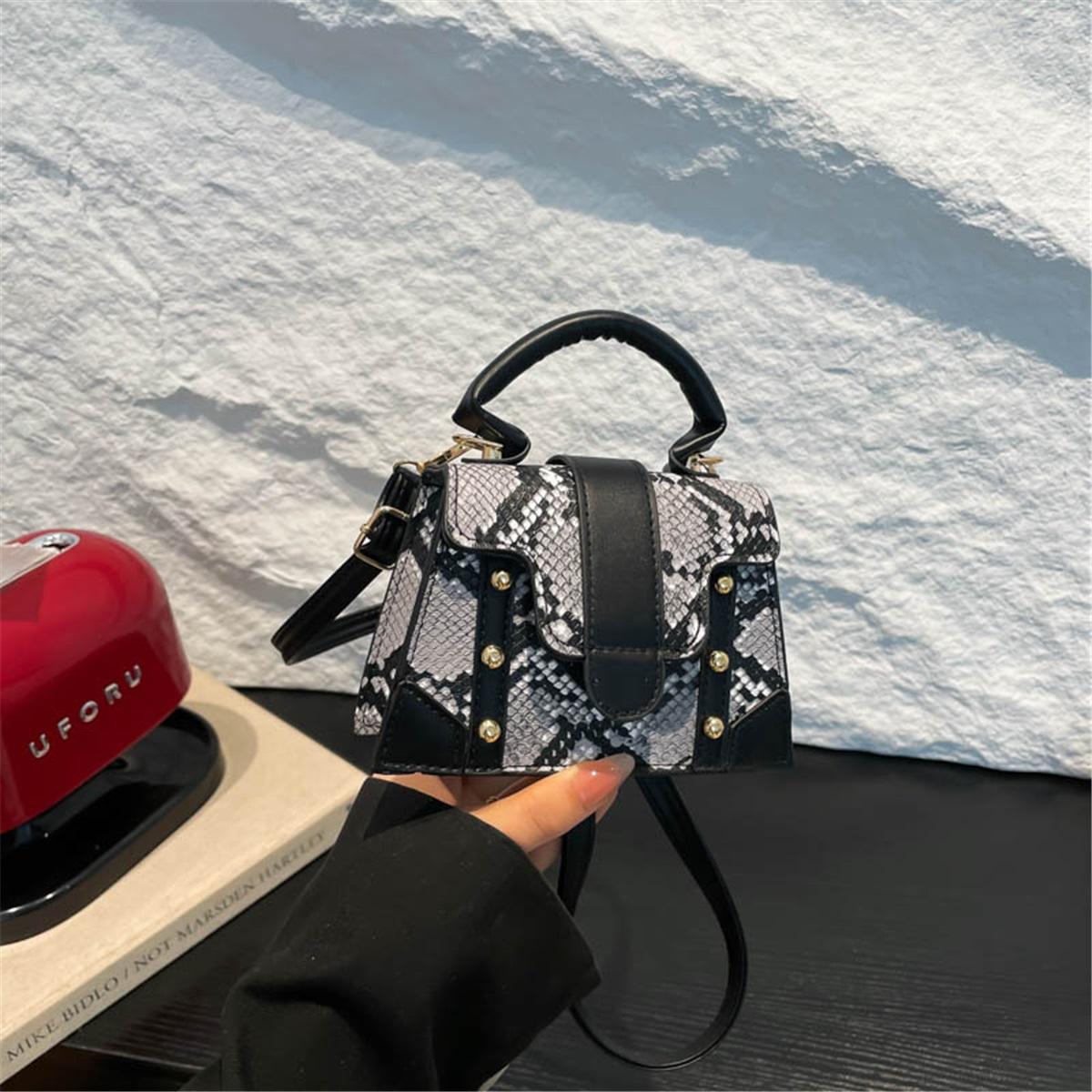 Мода Индивидуальность Большая Вместимость Дизайн Змеи Тренд Сплайсинг Кроссбоди Сумка Через Плечо Ручная Сумка Маленькая Квадратная Сумка чёрный
Мода Индивидуальность Большая Вместимость Дизайн Змеи Тренд Сплайсинг Кроссбоди Сумка Через Плечо Ручная Сумка Маленькая Квадратная Сумка чёрный