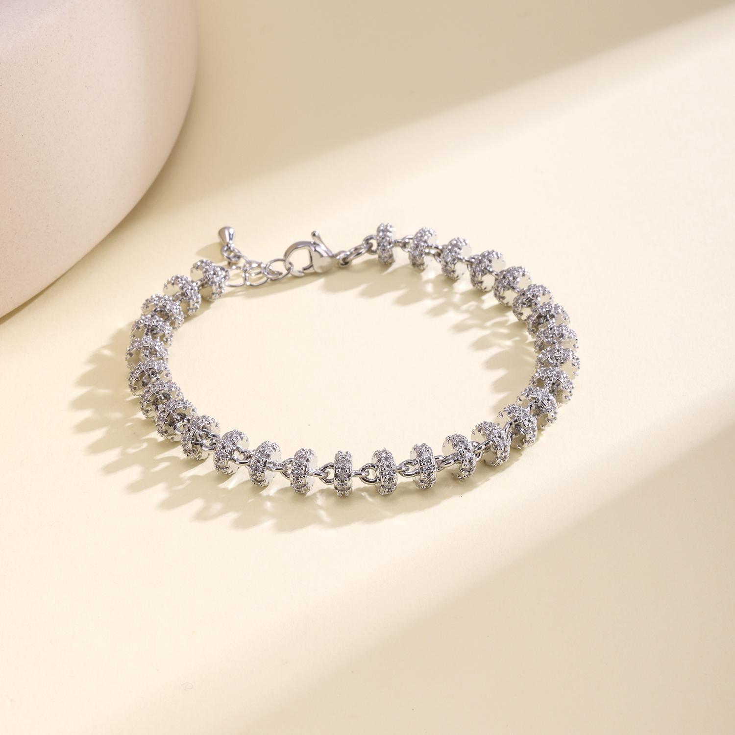 Nidin Light Luxury Shimmering Cubic Zirconia Bracelet For Women Delicate Stackable Daily Wear & Party Jewelry Gifts Wholesale серебряный
Nidin Light Luxury Shimmering Cubic Zirconia Bracelet For Women Delicate Stackable Daily Wear & Party Jewelry Gifts Wholesale серебряный