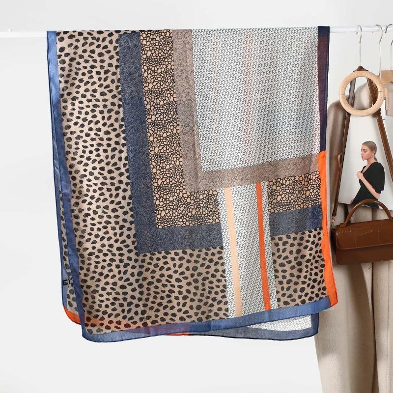 Fashion color matching leopard print stone pattern printing women s scarf silk scarf autumn and winter going out warm scarf Above 175cm
Fashion color matching leopard print stone pattern printing women s scarf silk scarf autumn and winter going out warm scarf Above 175cm