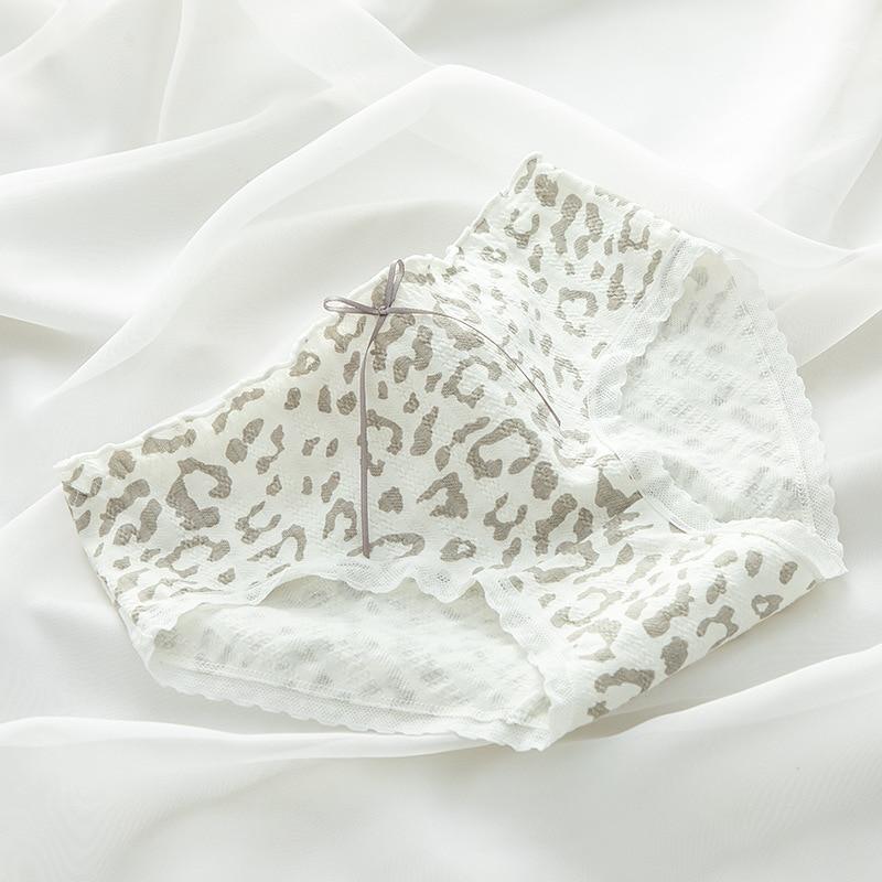 Женское хлопковое нижнее белье, трусики, милые трусы с принтом для девочек, бесшовные трусы со средней талией, женское нижнее белье с героями мультфильмов YSL L
Женское хлопковое нижнее белье, трусики, милые трусы с принтом для девочек, бесшовные трусы со средней талией, женское нижнее белье с героями мультфильмов YSL L