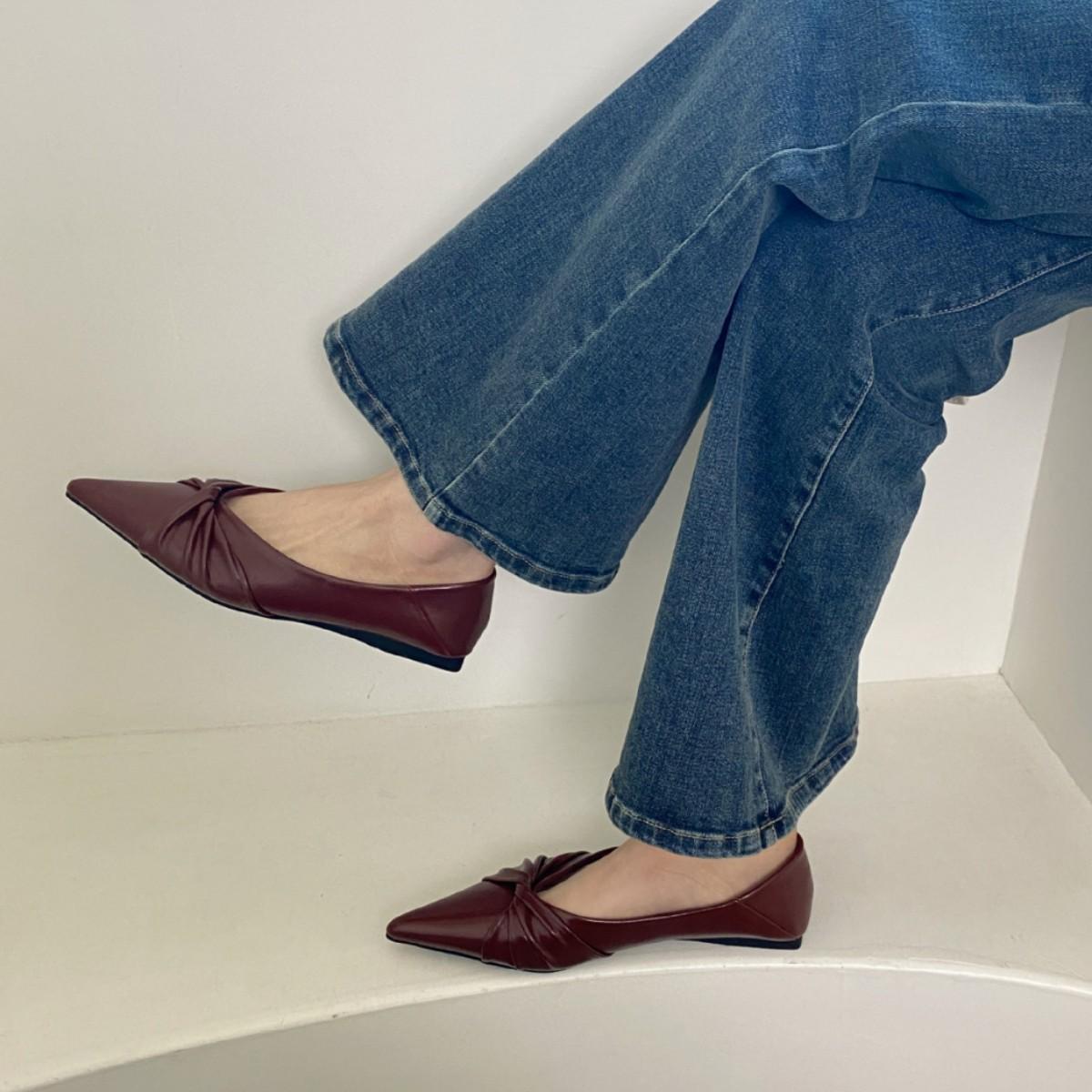 French Beauty Mary Jane Pointed Temperament Word With Shallow Mouth Single Shoes Women S Inner Height Increase 40
French Beauty Mary Jane Pointed Temperament Word With Shallow Mouth Single Shoes Women S Inner Height Increase 40