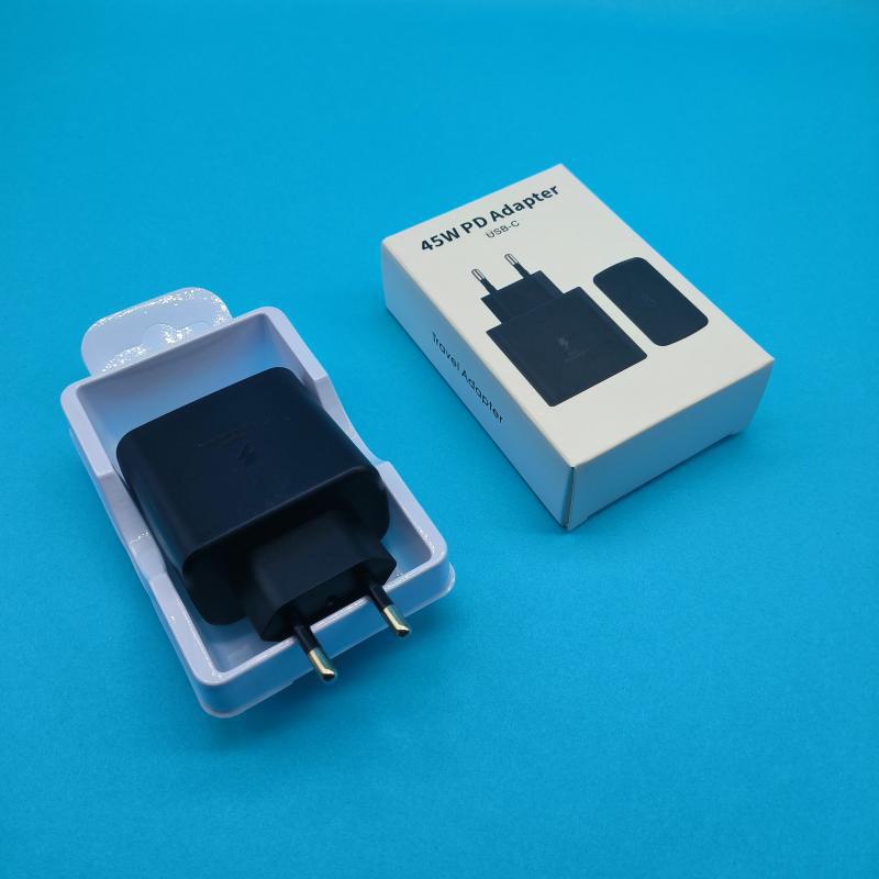 Зарядное устройство Samsung 45 Вт Super Fast Charge для S21/S22 с двойным кабелем передачи данных C 45W charger European standard box чёрный
Зарядное устройство Samsung 45 Вт Super Fast Charge для S21/S22 с двойным кабелем передачи данных C 45W charger European standard box чёрный