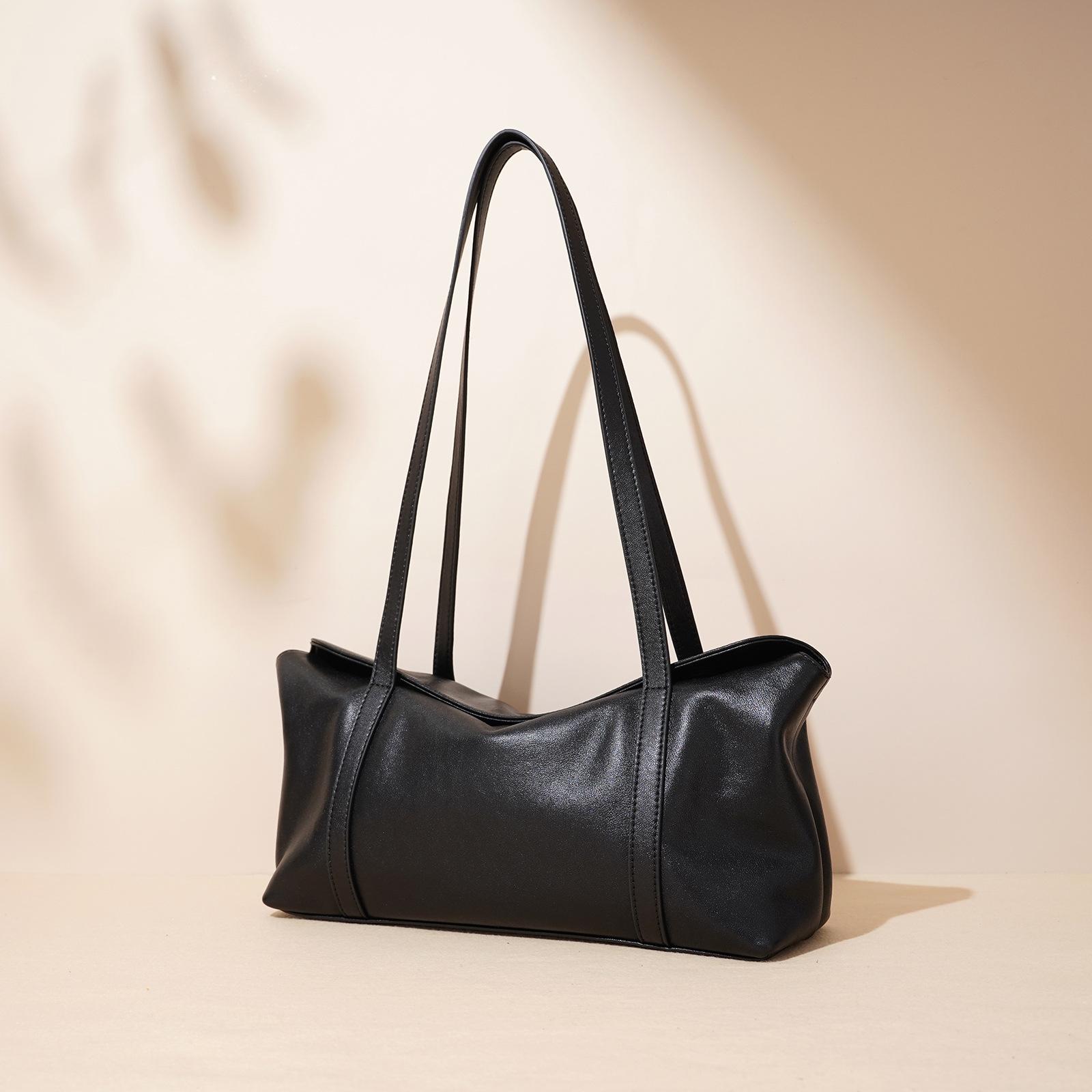 2025 New Simple Christmas New Year Red Handheld Women s Bag Niche Cowhide Versatile Large Capacity Pillow Bag
2025 New Simple Christmas New Year Red Handheld Women s Bag Niche Cowhide Versatile Large Capacity Pillow Bag