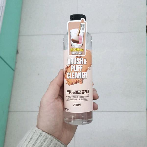 Brush & Puff Cleaner 250ml
Brush & Puff Cleaner 250ml