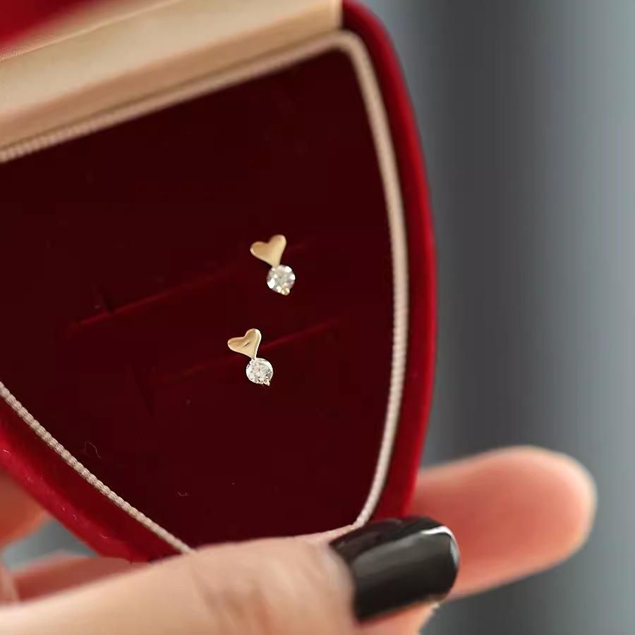 Genuine 925 Sterling Silver Plated 14K Gold Classic Hearts Earrings For Women Romantic Earrings Fine Hypoallergenic Jewelry silver
Genuine 925 Sterling Silver Plated 14K Gold Classic Hearts Earrings For Women Romantic Earrings Fine Hypoallergenic Jewelry silver