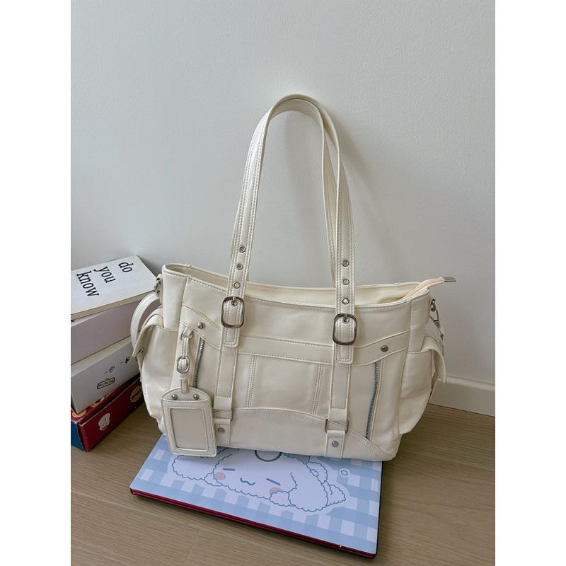 Sweet and cool wind large capacity tote bag personalized versatile portable locomotive bag simple shoulder bag commuter messenger bag белый
Sweet and cool wind large capacity tote bag personalized versatile portable locomotive bag simple shoulder bag commuter messenger bag белый