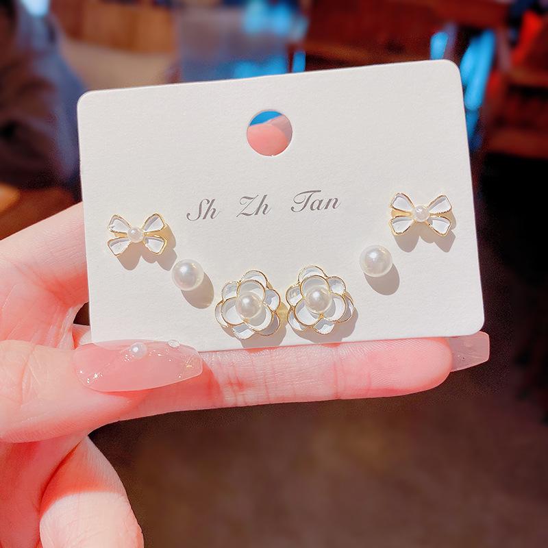 Серьги-капли из серебра S925 с цветами и жемчугом для женщин: Свежий, Простой, Элегантный.
Серьги-капли из серебра S925 с цветами и жемчугом для женщин: Свежий, Простой, Элегантный.