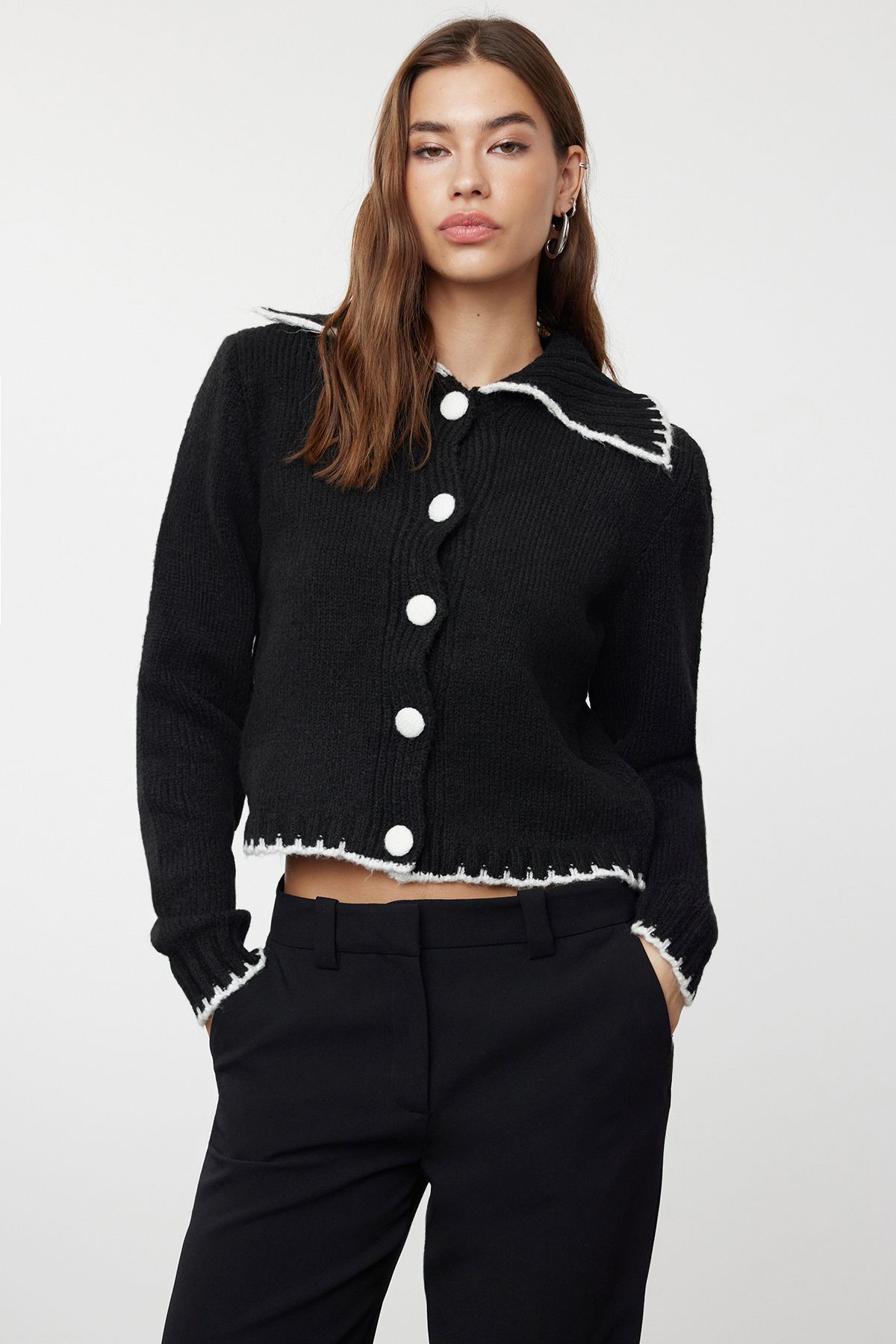 Women s Elegance Style Cardigan Black Soft Textured Contrast Color Knitwear Cardigan S
Women s Elegance Style Cardigan Black Soft Textured Contrast Color Knitwear Cardigan S