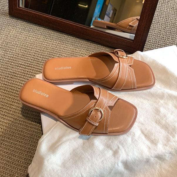 Sheepskin grape mother Bangkok slippers women s summer wear niche diagonal cut square head bright line belt buckle flat bottom cool slippers 35
Sheepskin grape mother Bangkok slippers women s summer wear niche diagonal cut square head bright line belt buckle flat bottom cool slippers 35