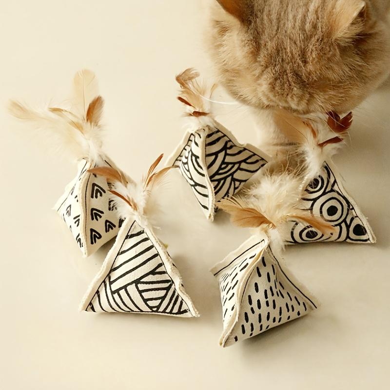 1pcsHandmade Random Cat Self-entertainment Toy to Relieve Boredom Geometric Triangular Cat Wand with Bell, Made of Natural Chicken Feather Cat Wand 1pcs белый
1pcsHandmade Random Cat Self-entertainment Toy to Relieve Boredom Geometric Triangular Cat Wand with Bell, Made of Natural Chicken Feather Cat Wand 1pcs белый