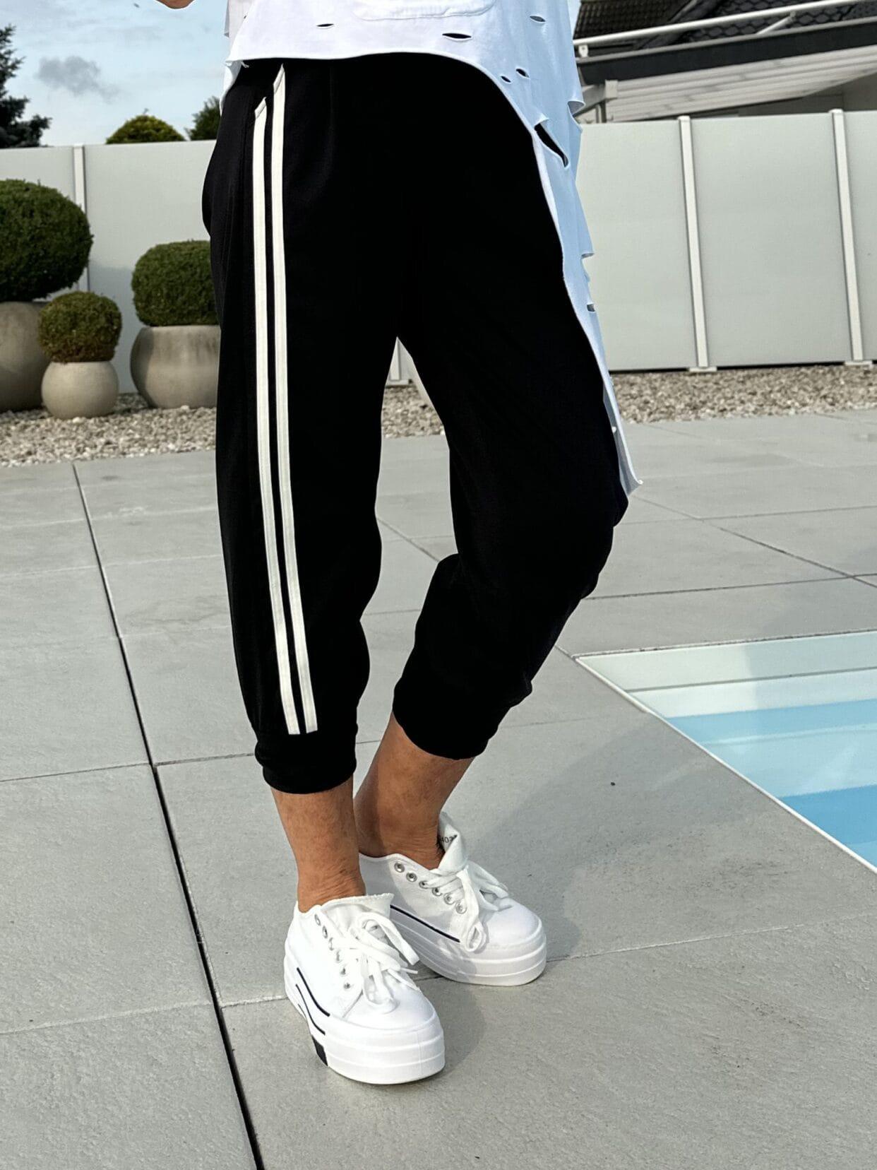 Европейский и американский уличный стиль Женские повседневные спортивные штаны с эластичной талией S
Европейский и американский уличный стиль Женские повседневные спортивные штаны с эластичной талией S