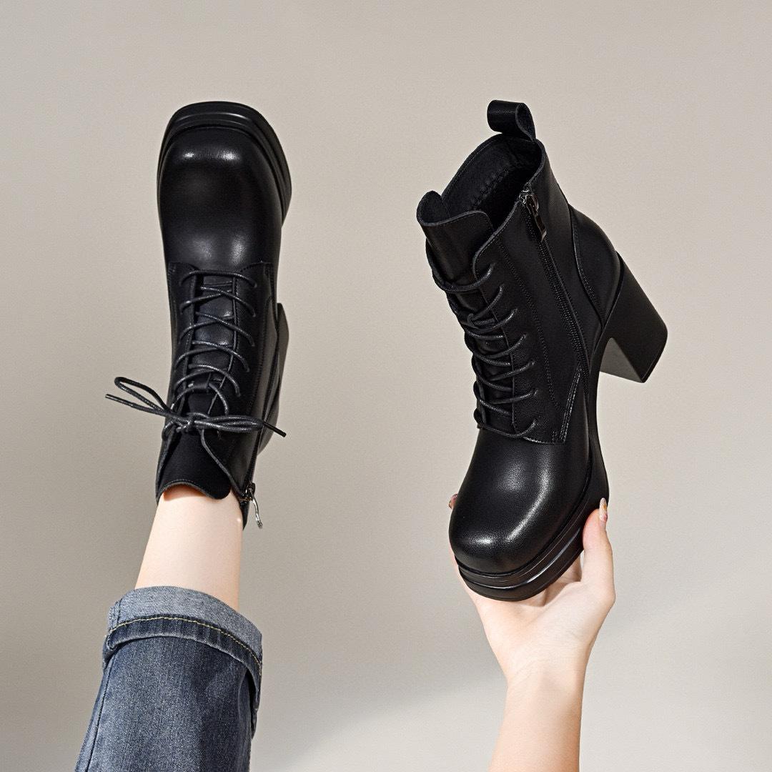 Ботильоны на высоком каблуке с квадратным носком женские осенне-зимние новые персонализированные модные трендовые водонепроницаемые ботинки на платформе с толстым каблуком и ремешком кожаные ботинки 39
Ботильоны на высоком каблуке с квадратным носком женские осенне-зимние новые персонализированные модные трендовые водонепроницаемые ботинки на платформе с толстым каблуком и ремешком кожаные ботинки 39