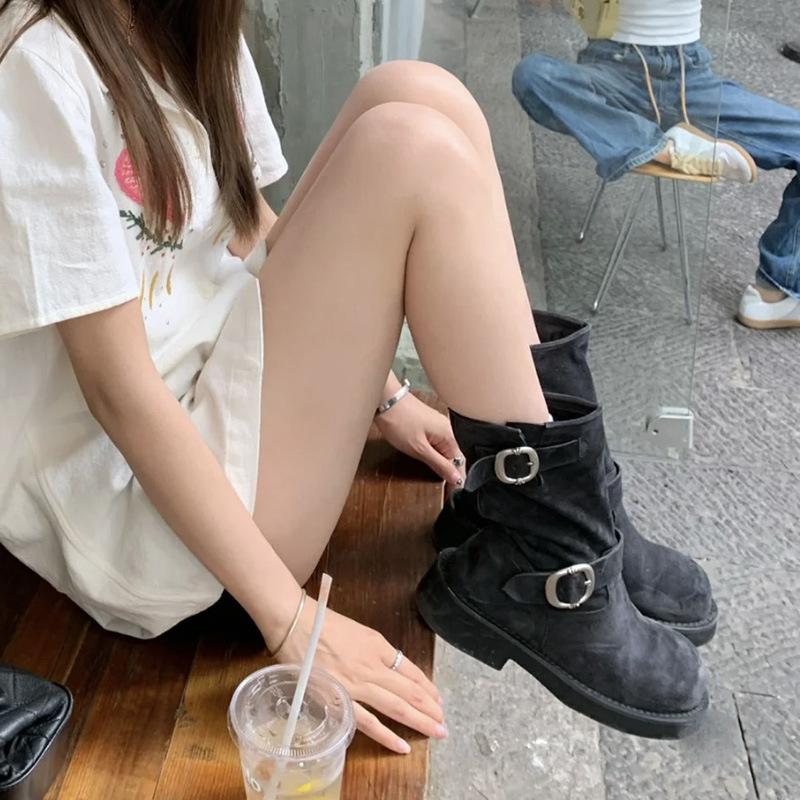 Замшевые ботинки Мартин в британском стиле на платформе с круглым носком, ковбойские ботинки в западном стиле, женские, новинка 2025 года, ботильоны до середины голени с пряжкой на ремне 40
Замшевые ботинки Мартин в британском стиле на платформе с круглым носком, ковбойские ботинки в западном стиле, женские, новинка 2025 года, ботильоны до середины голени с пряжкой на ремне 40