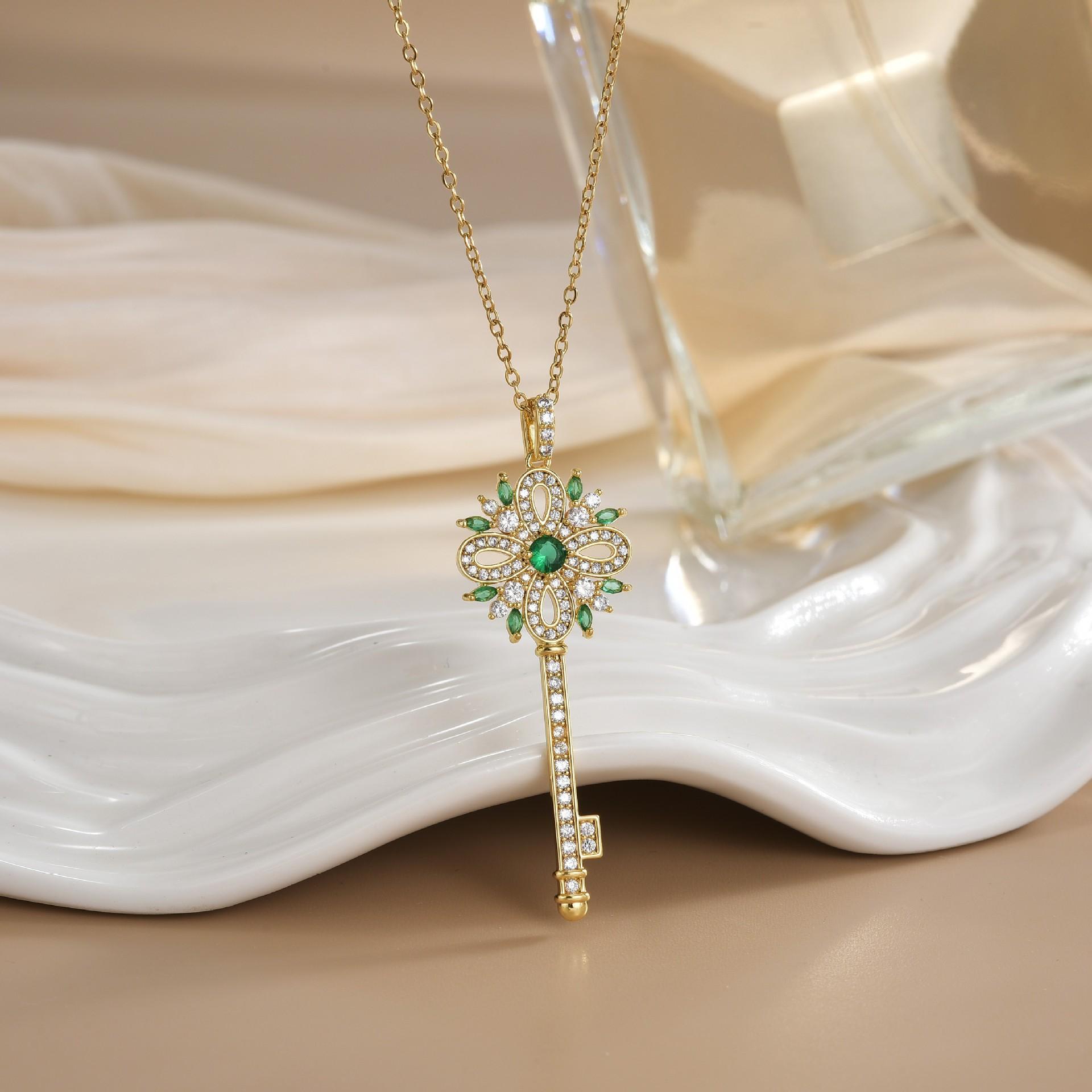 Stainless Steel Chain Creative Zircon Flower Key Pendant Necklaces for Women Luxury Collar Accessories Jewelry Gifts
Stainless Steel Chain Creative Zircon Flower Key Pendant Necklaces for Women Luxury Collar Accessories Jewelry Gifts