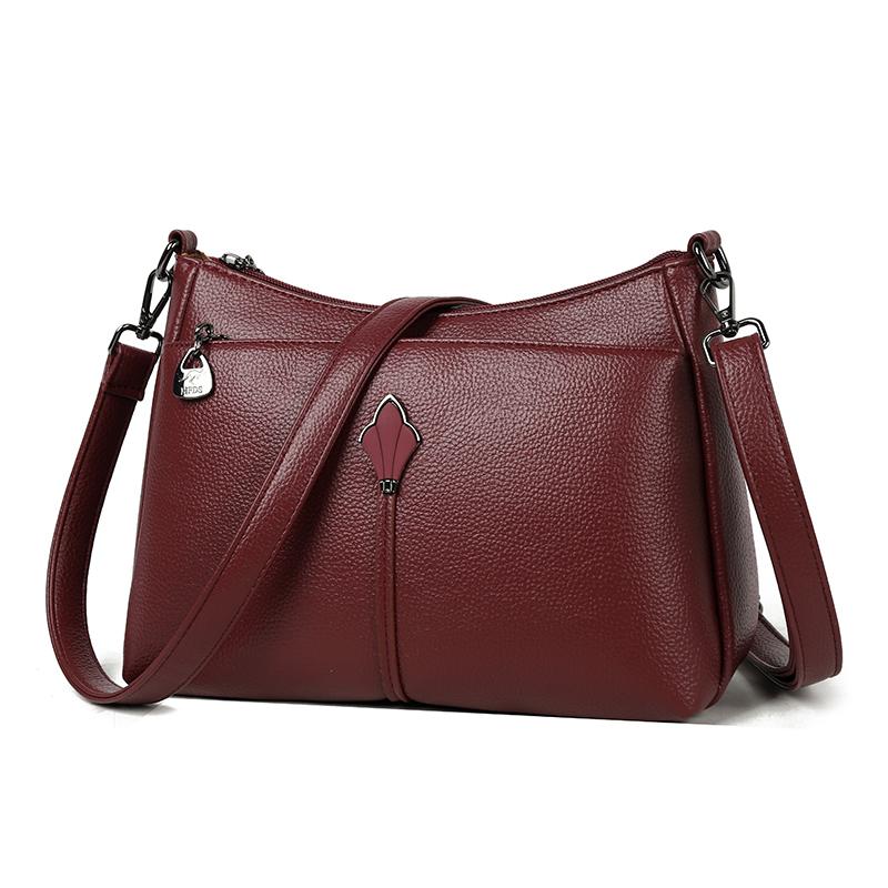 Middle-aged Mother Bag Women s Large Capacity Shoulder Bag Commuter Crossbody Bag червоний
Middle-aged Mother Bag Women s Large Capacity Shoulder Bag Commuter Crossbody Bag червоний