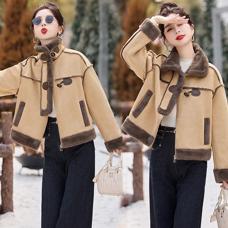 Женское модное шерстяное пальто с меховым воротником - Зимнее утолщенное в стиле колорблок M (90-120 jin)
Женское модное шерстяное пальто с меховым воротником - Зимнее утолщенное в стиле колорблок M (90-120 jin)