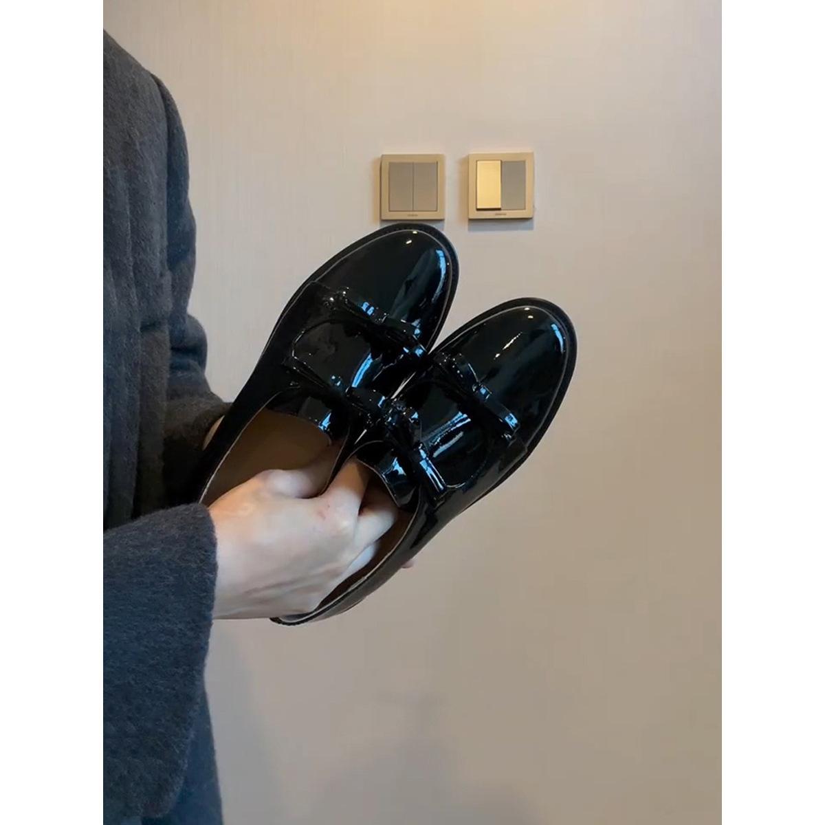 Cowhide version~ Round head bow Mary Jane single shoes women s low heel and one pedal retro black small leather shoes 35
Cowhide version~ Round head bow Mary Jane single shoes women s low heel and one pedal retro black small leather shoes 35