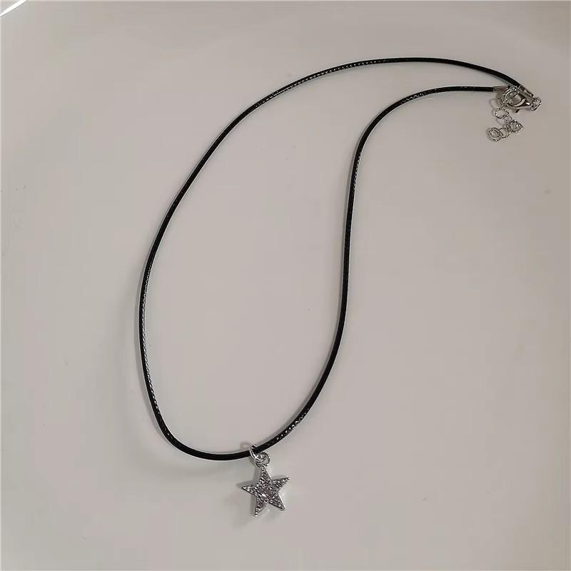 Punk Grunge Black Star Pendant Beaded Silver Color Chain Choker Necklace For Women Men Goth Charm EMO 2000s Jewely Accessory
Punk Grunge Black Star Pendant Beaded Silver Color Chain Choker Necklace For Women Men Goth Charm EMO 2000s Jewely Accessory