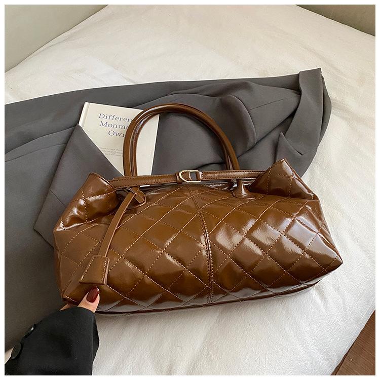 Fashion diamond lattice embroidery armpit bag women s 2025 new high-end oil leather tote bag niche commuter shoulder bag коричневий
Fashion diamond lattice embroidery armpit bag women s 2025 new high-end oil leather tote bag niche commuter shoulder bag коричневий