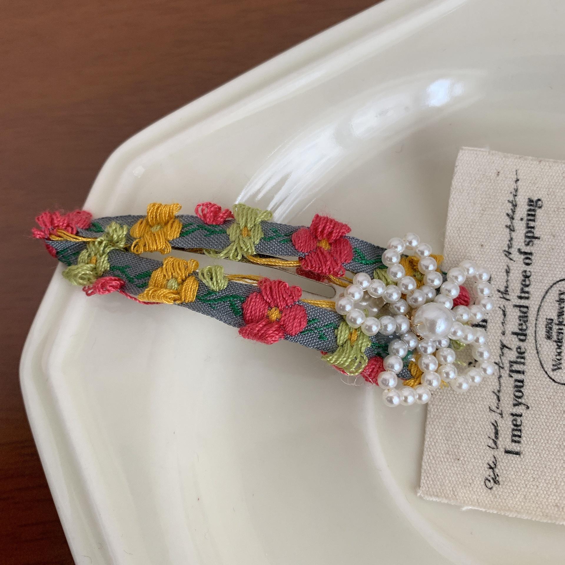 Flower Hairpins Girls Kids Artificial Pearls Hairclips SpringBeaded Flower Side Clip with Simple and Fashionable Design
Flower Hairpins Girls Kids Artificial Pearls Hairclips SpringBeaded Flower Side Clip with Simple and Fashionable Design