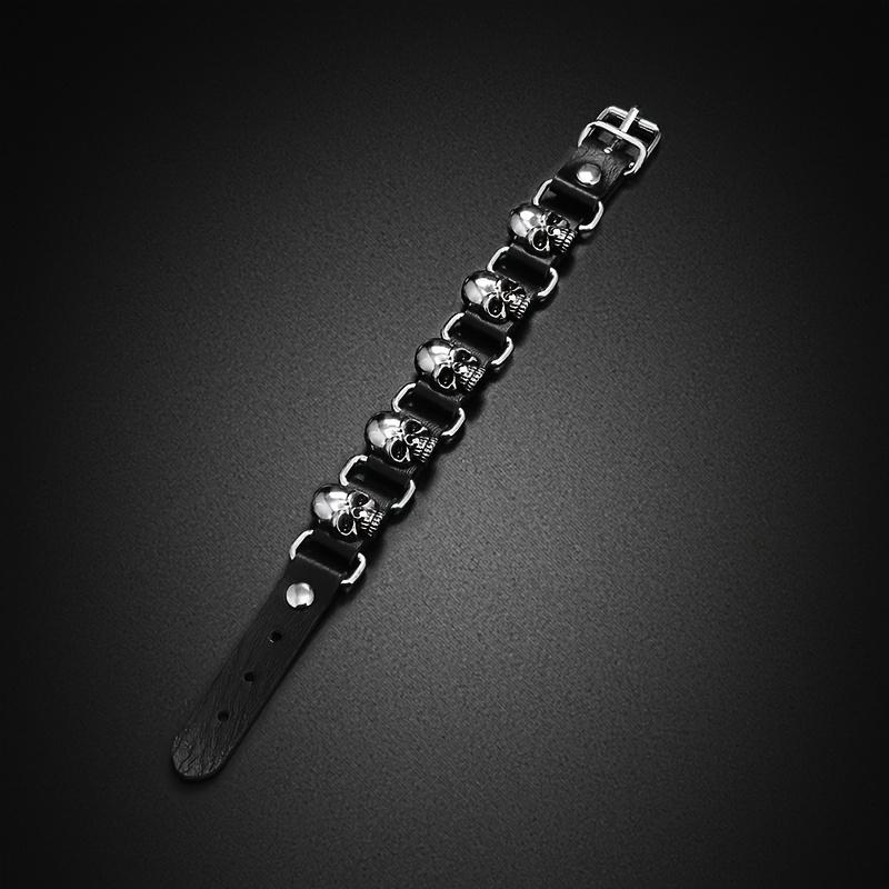 Punk Studded Hip-Hop Fashion Skull Faux Leather Bracelet Suitable For Everyday Wear, Festive Parties, Stylish Accessory Or Gift
Punk Studded Hip-Hop Fashion Skull Faux Leather Bracelet Suitable For Everyday Wear, Festive Parties, Stylish Accessory Or Gift