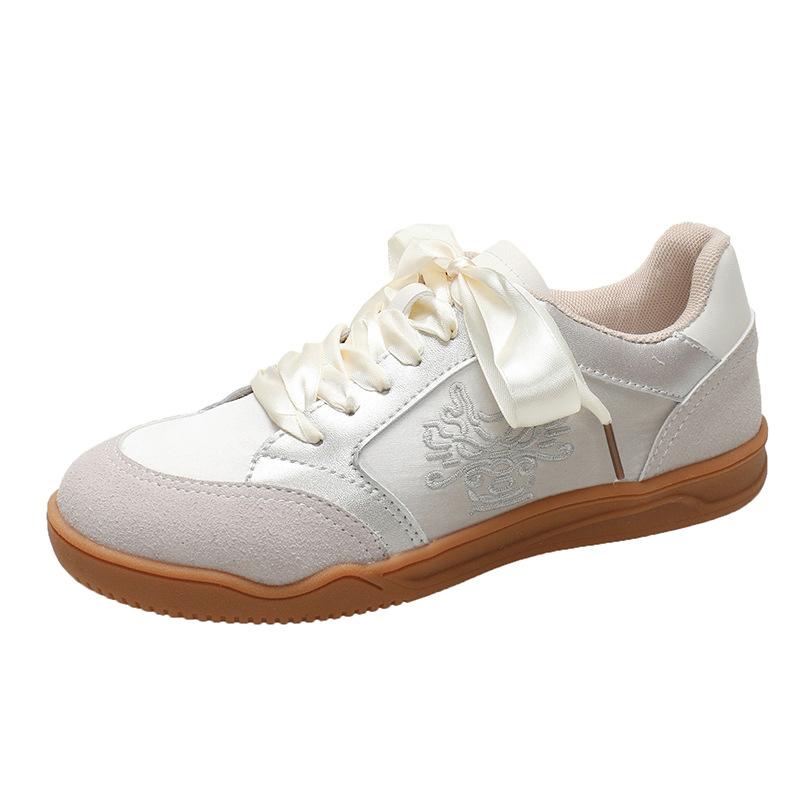 Thick-soled German training shoes for women s 2025 spring new Forrest Gump shoes, satin breathable little white shoes, popular versatile casual 35
Thick-soled German training shoes for women s 2025 spring new Forrest Gump shoes, satin breathable little white shoes, popular versatile casual 35