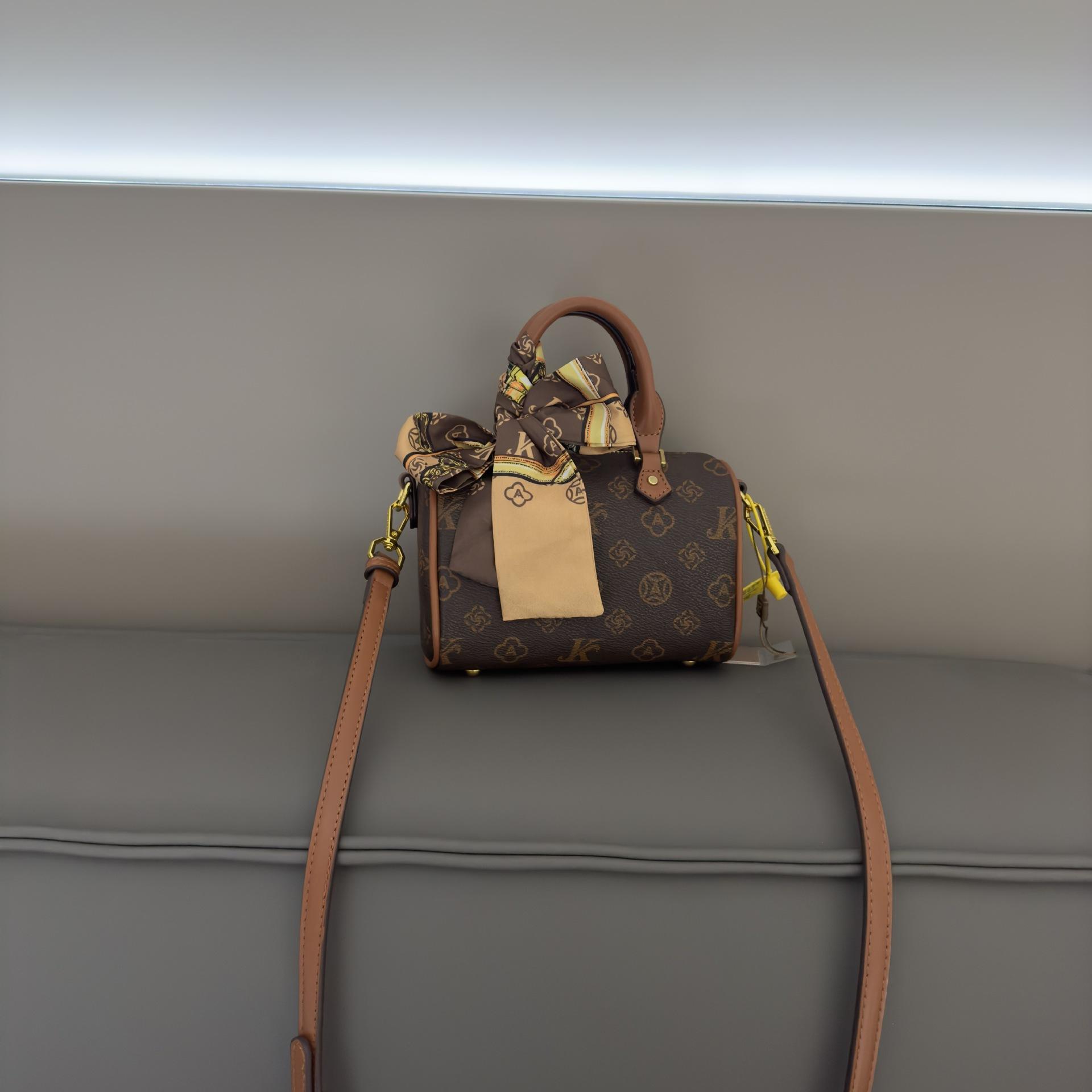 Модная нано-сумка-подушка нового стиля, портативная, на плечо, через плечо, женская сумка
Модная нано-сумка-подушка нового стиля, портативная, на плечо, через плечо, женская сумка