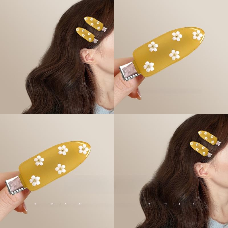 Acrylic flower side hairpin, sweet, small and fresh versatile duckbill clip, fashionable niche high-end hair accessories
Acrylic flower side hairpin, sweet, small and fresh versatile duckbill clip, fashionable niche high-end hair accessories