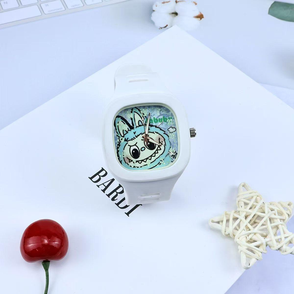 Милые квадратные часы Labubu из силикона и кварца, модные студенческие часы для мальчиков и девочек 1pc
Милые квадратные часы Labubu из силикона и кварца, модные студенческие часы для мальчиков и девочек 1pc
