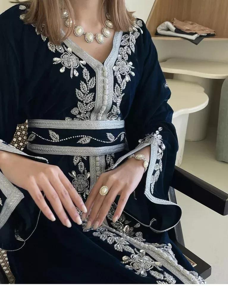 Фараша Марокканский кафтан ручной работы Платье Длинное исламское Дубай Стильная Абая S темно-синий
Фараша Марокканский кафтан ручной работы Платье Длинное исламское Дубай Стильная Абая S темно-синий