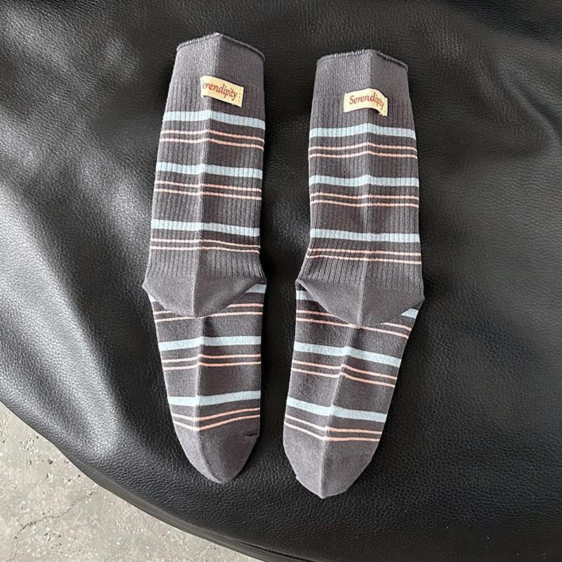 Женские весенне-осенние повседневные носки в тонкую полоску, с тканевой этикеткой на пятке, бесшовные, средней длины, из хлопка 1 pair серый
Женские весенне-осенние повседневные носки в тонкую полоску, с тканевой этикеткой на пятке, бесшовные, средней длины, из хлопка 1 pair серый