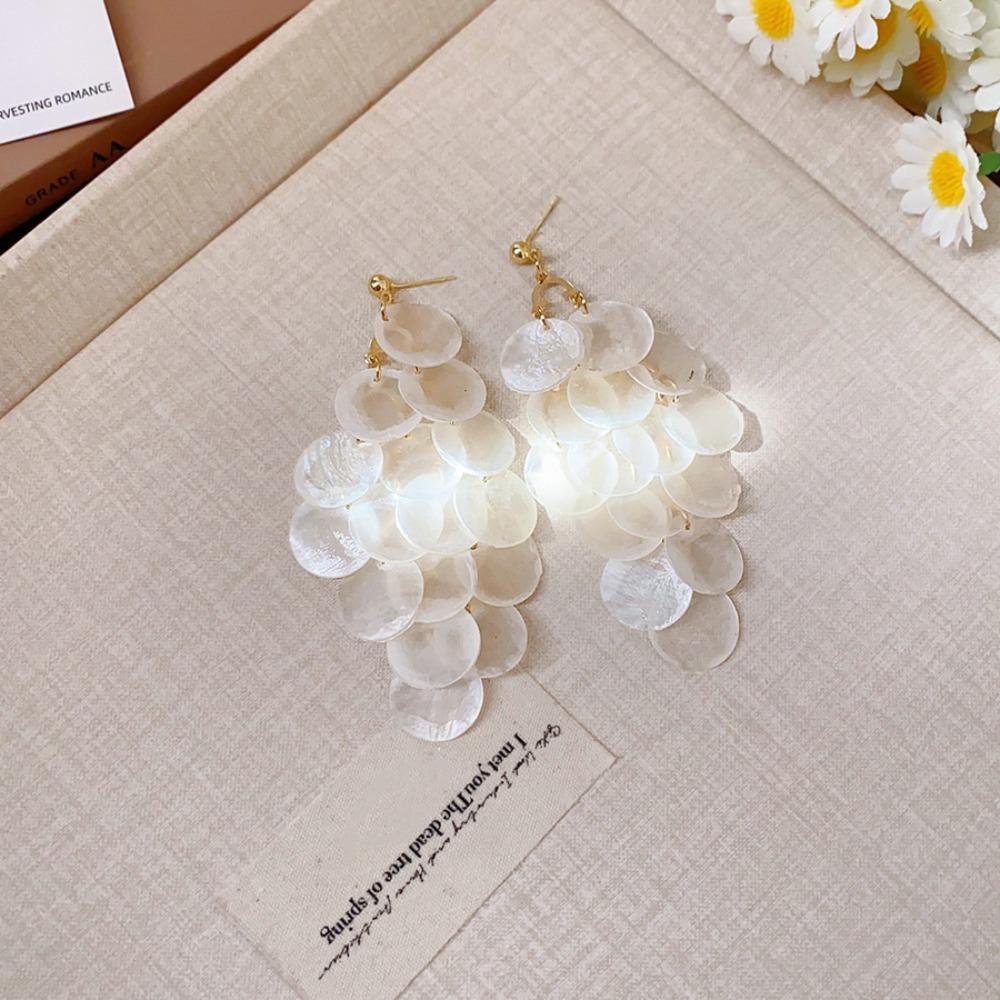 Elegant Shell Earring Light Luxury Shell Pendant Stud Temperament Exaggerated Earring Beach Party
Elegant Shell Earring Light Luxury Shell Pendant Stud Temperament Exaggerated Earring Beach Party