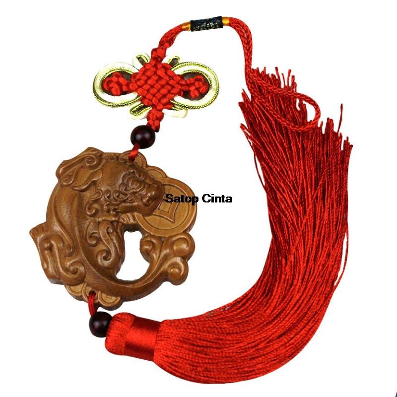 Wooden Car Pendant Carving Pixiu Ward Off Evil Bring Good Fortune All The Best Blessing Car Rearview Mirror Ornaments Decoration
Wooden Car Pendant Carving Pixiu Ward Off Evil Bring Good Fortune All The Best Blessing Car Rearview Mirror Ornaments Decoration