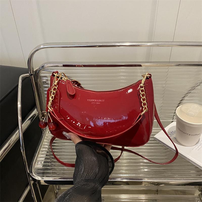 Texture fashionable summer new niche design crescent bag casual simple women s personality shoulder messenger bag Without pendant червоний
Texture fashionable summer new niche design crescent bag casual simple women s personality shoulder messenger bag Without pendant червоний