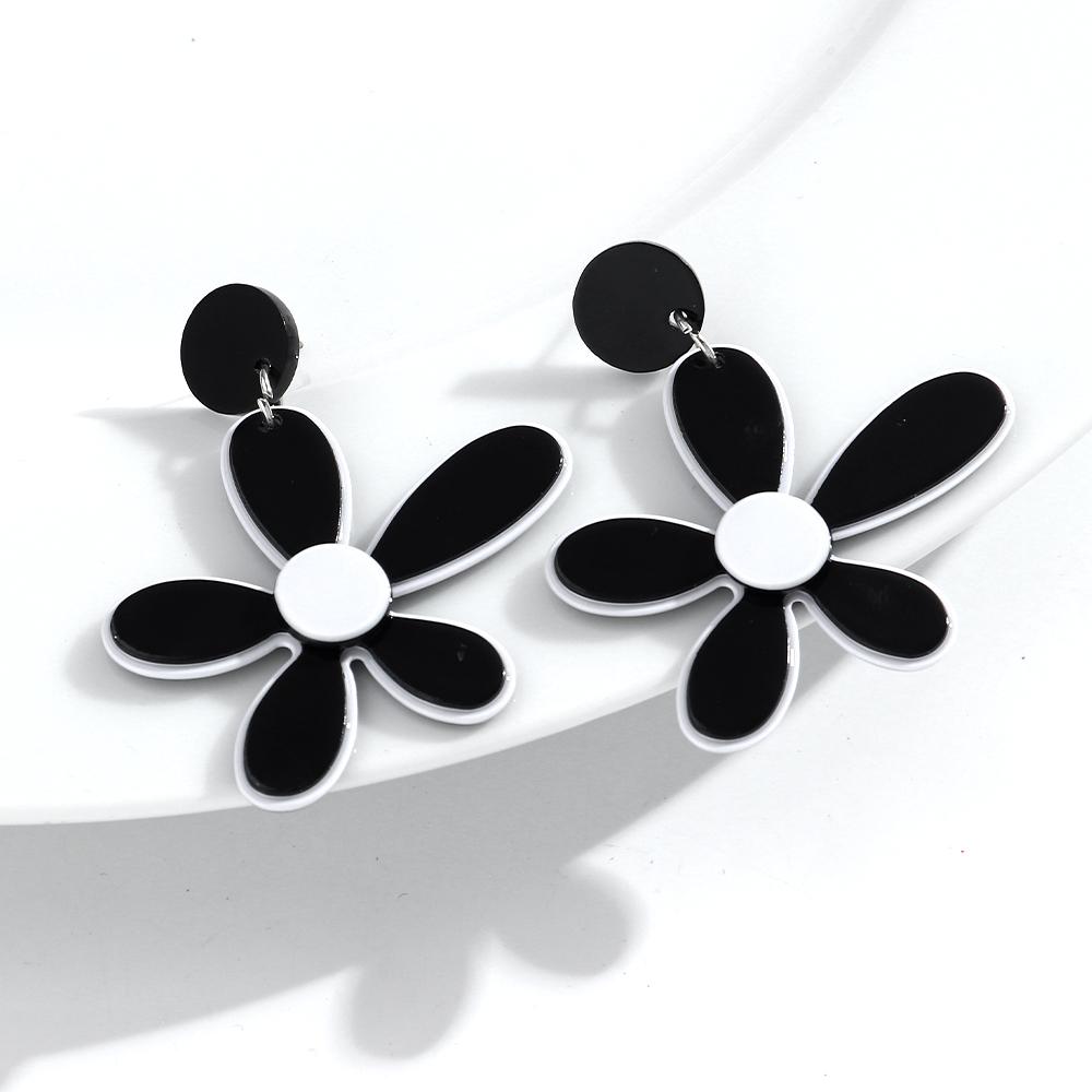 Korean Fashion Colorful Acrylic Flower Drop Earrings for Women New Resin Five-Petaled Flower Pendant Earring Party Jewelry Gift чорний
Korean Fashion Colorful Acrylic Flower Drop Earrings for Women New Resin Five-Petaled Flower Pendant Earring Party Jewelry Gift чорний
