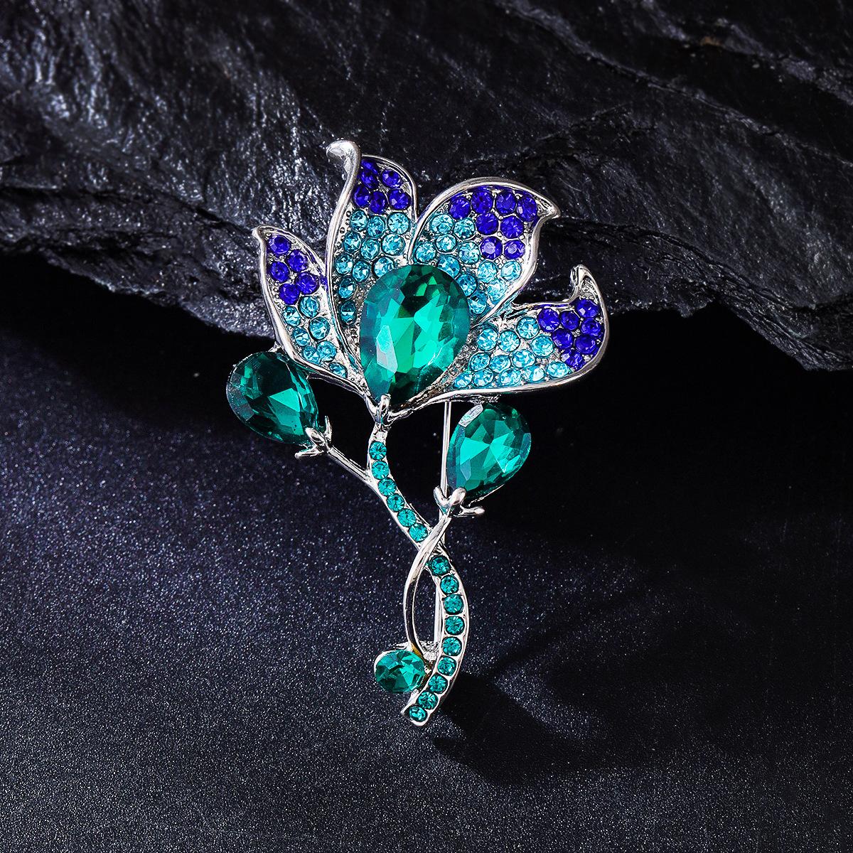 Премиальная Новая Брошь Калла Лилия с Цветными Бриллиантами Изысканная Модная Элегантная Женская Корсаж для Костюма Аксессуары для Платья Булавка
Премиальная Новая Брошь Калла Лилия с Цветными Бриллиантами Изысканная Модная Элегантная Женская Корсаж для Костюма Аксессуары для Платья Булавка