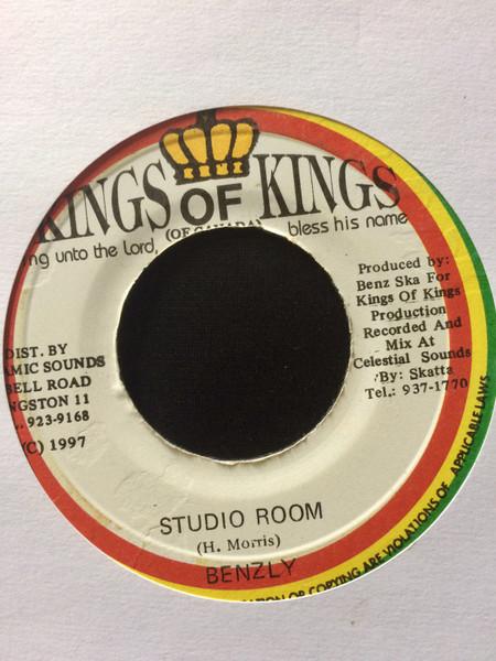 7inch Record BENZLEY HYPE Studio Room NONE Kings Of Kings 1997 Jamaica Reggae Ska Dub Used
7inch Record BENZLEY HYPE Studio Room NONE Kings Of Kings 1997 Jamaica Reggae Ska Dub Used