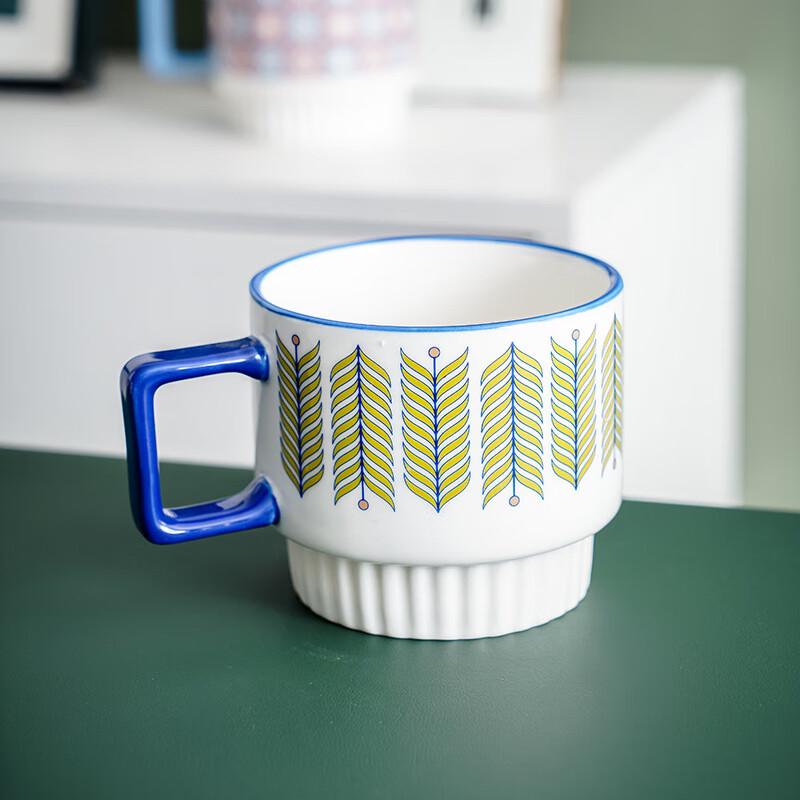 Simple Ceramic Coffee Mug with Handle
Simple Ceramic Coffee Mug with Handle