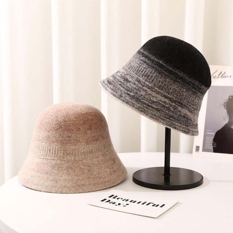 Personality gradual change color wool blended bucket hat women s winter literary retro fashionable basin hat чорний
Personality gradual change color wool blended bucket hat women s winter literary retro fashionable basin hat чорний